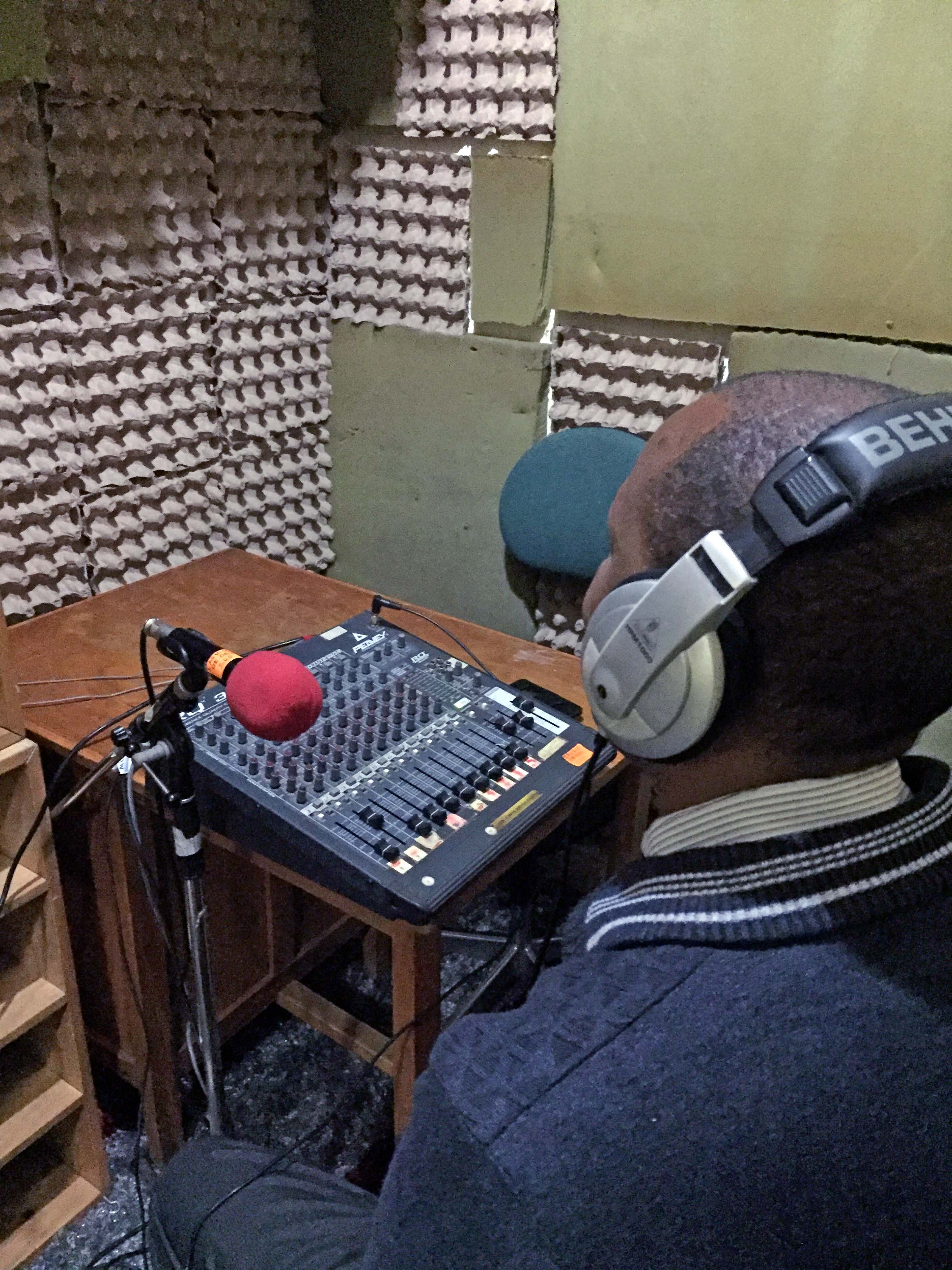 Abdi i radiostudiet