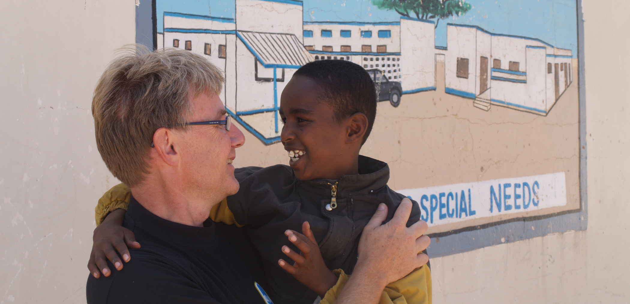 Torben foran 'Hargeisa School for Special Needs'